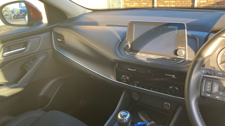 Nissan Qashqai 1.3 DiG-T MH Acenta Premium 5dr Petrol Hatchback